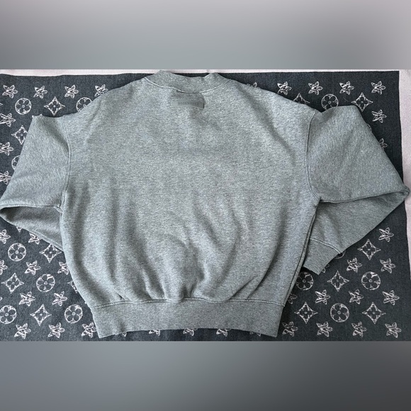 Fear of God Essentials Gray Sweatshirt - Picture 2 of 7